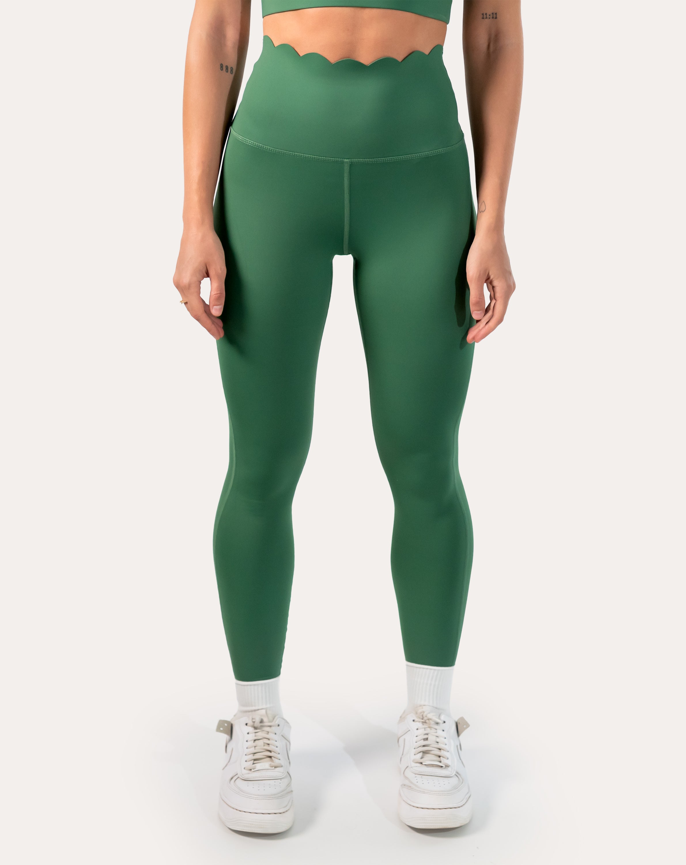 Green leggings with scallop high-waist, ankle length; front view
